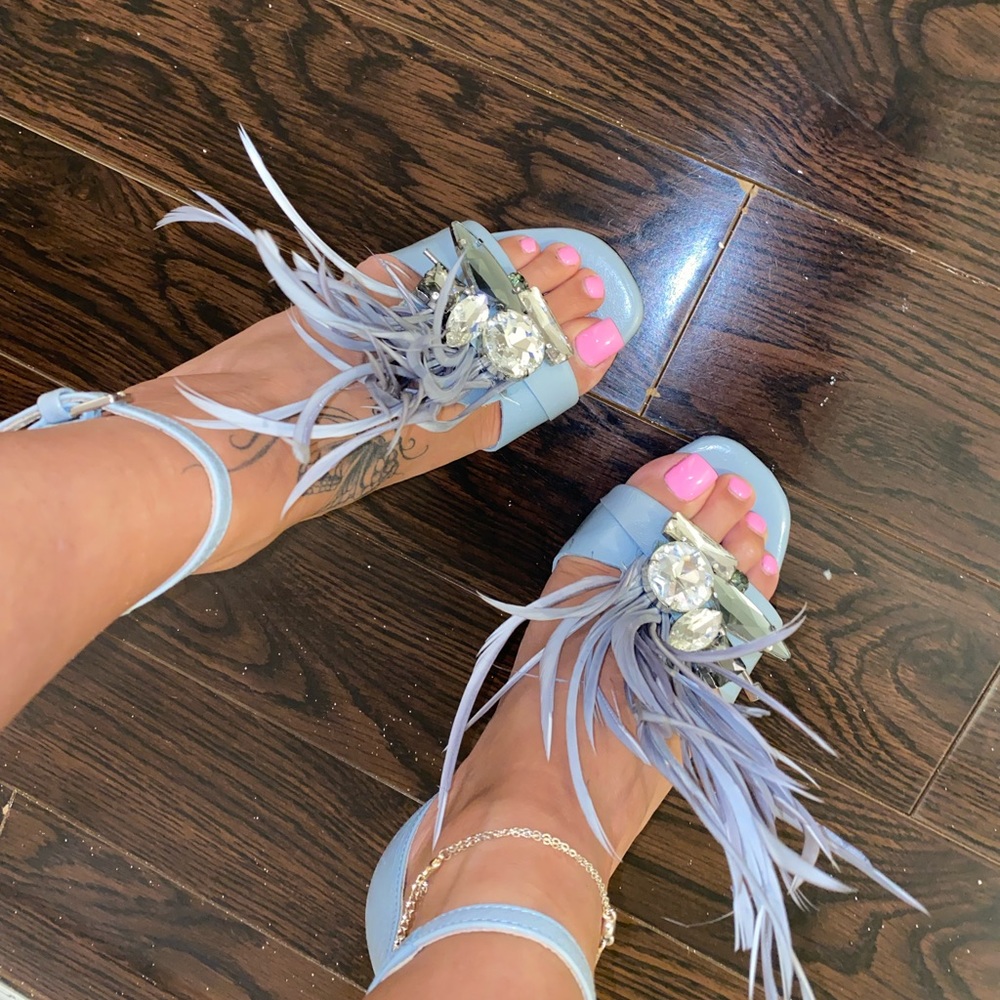 Heels - Picture 2 of 4